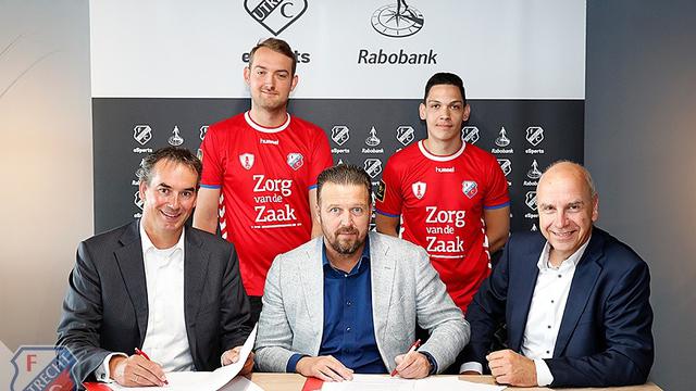 Tim E-Sports FC Utrecth saat meneken kontrak dengan Rabobank.