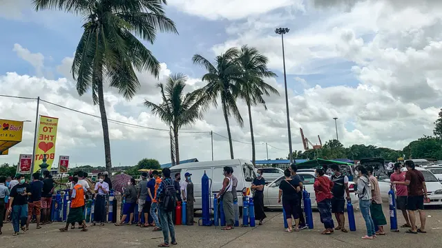 Putus Asa Mencari Pasokan Oksigen di Myanmar