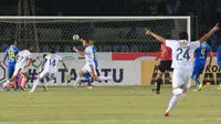 Persib Bandung menelan kekalahan 0-2 dari Bali United di Stadion Si Jalak Harupat, Kab. Bandung, Jumat (27/7/2019). (Bola.com/Erwin Snaz)