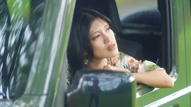 wanita desember sendu