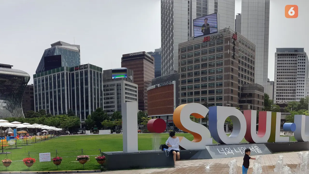 Kota Seoul, Korea Selatan di tengah pelonggaran aturan COVID-19. (Liputan6.com/ Tanti Yulianingsih)