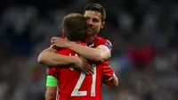 Xabi Alonso dan Philipp Lahm menutup karier Liga Champions dengan hasil negatif. (doc. UEFA)