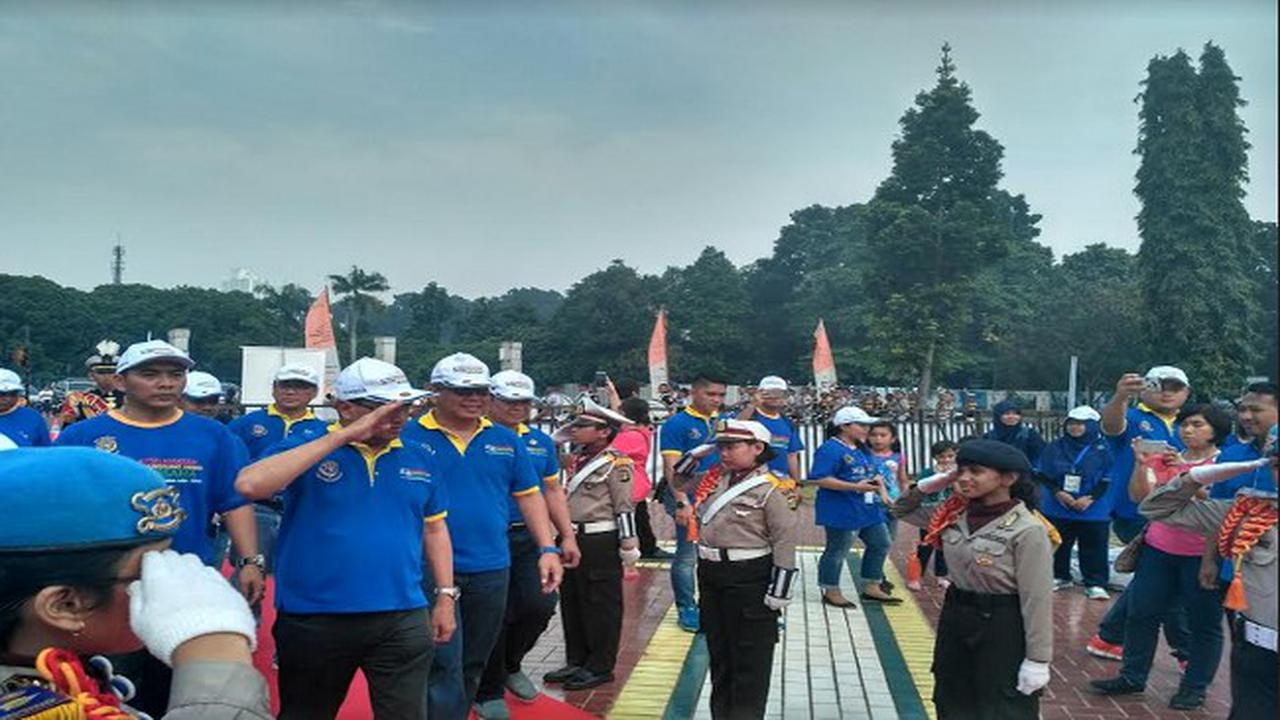 Pemerintah mengambil dua inisiatif untuk mengurangi kecelakaan lalu lintas.