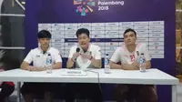 Pelatih timnas bola tangan Indonesia putra, Yoon Tae (tengah), mengutarakan sikap optimistis meski timnya baru takluk 17-40 dari Hong Kong dalam laga pertama Grup C Asian Games 2018, di GOR POPKI, Cibubur, Senin (13/8/2018).