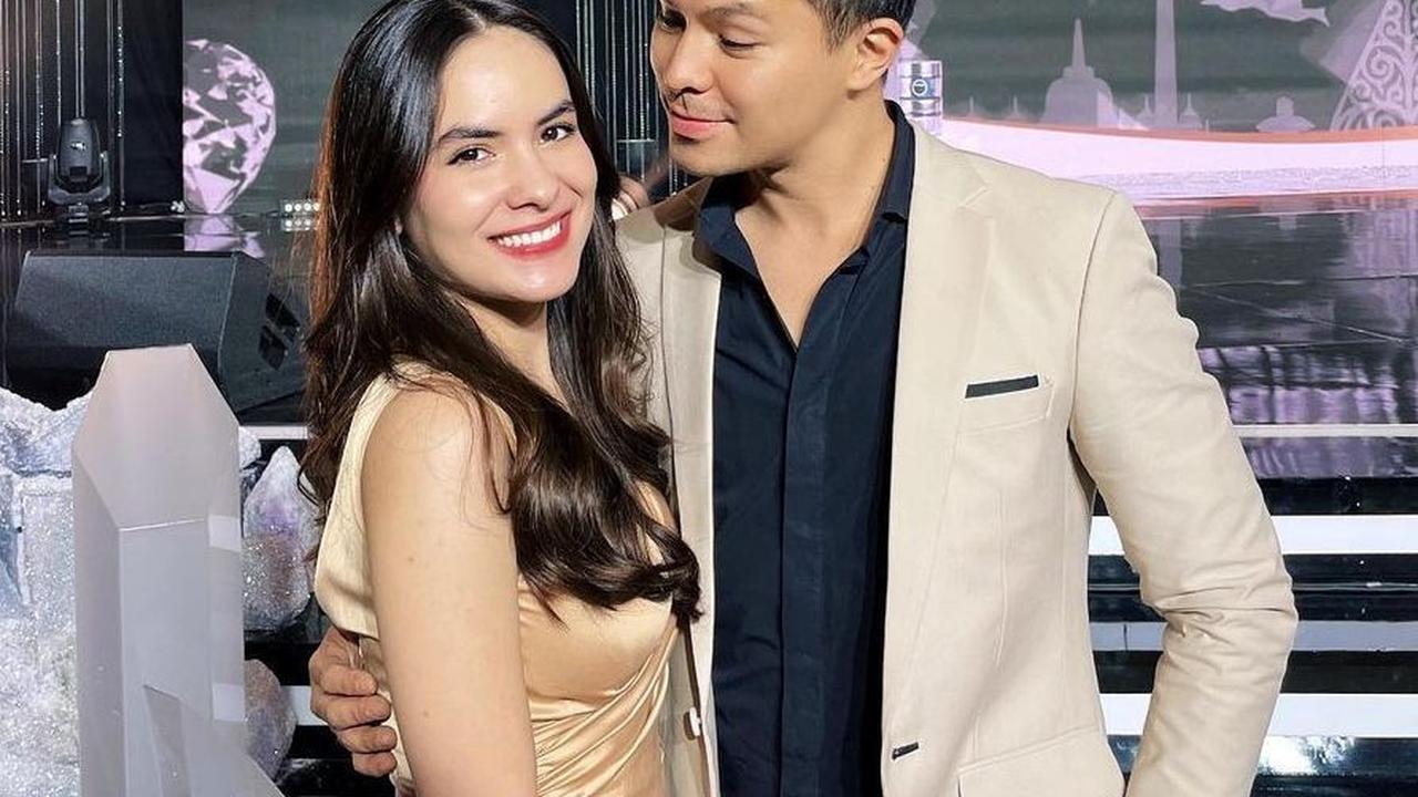 Berlatar di sebuah acara launching skincare, Steffi dan Fero hadir sebagai pasangan kekasih. Keduanya masih terlihat mesra dan penuh cinta. Sayangnya momen-momen itu disebut tinggal kenangan.