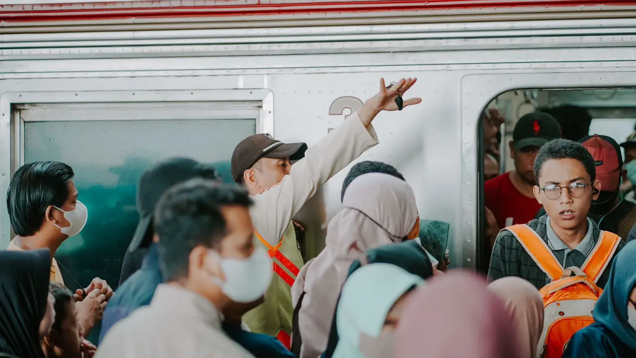 Untuk layanan pemberangkatan perjalanan Commuter Line, KAI Commuter kembali menambah perjalanan tambahan untuk perjalanan Commuter Line Bogor. (DOk KAI)