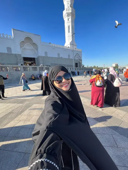 [Instagram/tantrisyalindri]