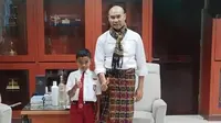 Juara 1 Kompetisi Matematika Internasional NTT Nono dan Gubernur NTT Viktor Laiskodat. Foto: Tangkapan Layar Instagram Viktor Laiskodat.