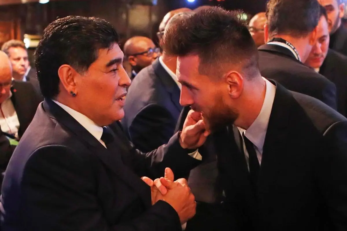 Momen Kedekatan Lionel Messi dan Diego Maradona, Sama-Sama Juara Dunia