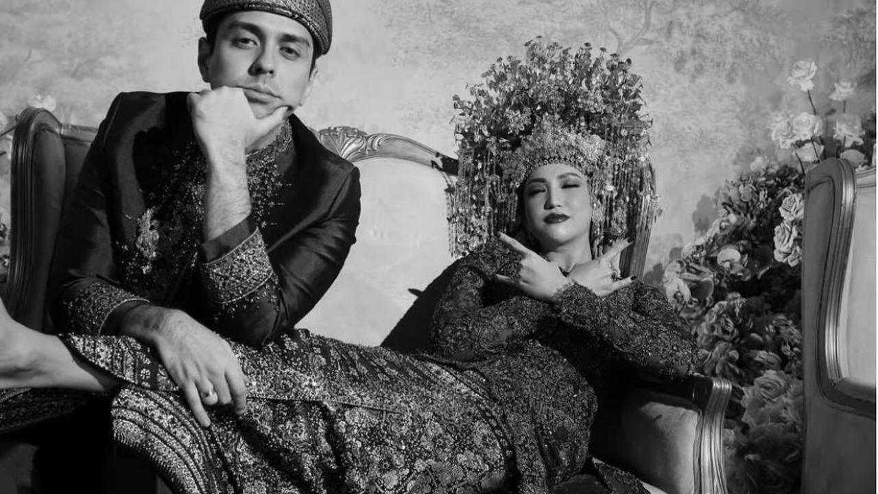 7 Potret Bahagia Refal Hady Saat Jadi Groomsman di Pernikahan Dewi Paramita