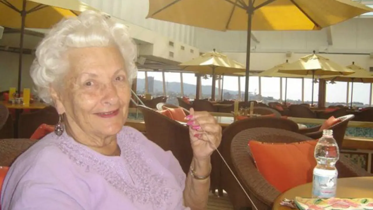 Nenek 86 Tahun yang Hidup di Kapal Pesiar