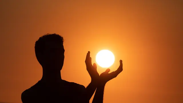 Apa Dampak Bumi Makin Menjauh dari Matahari?