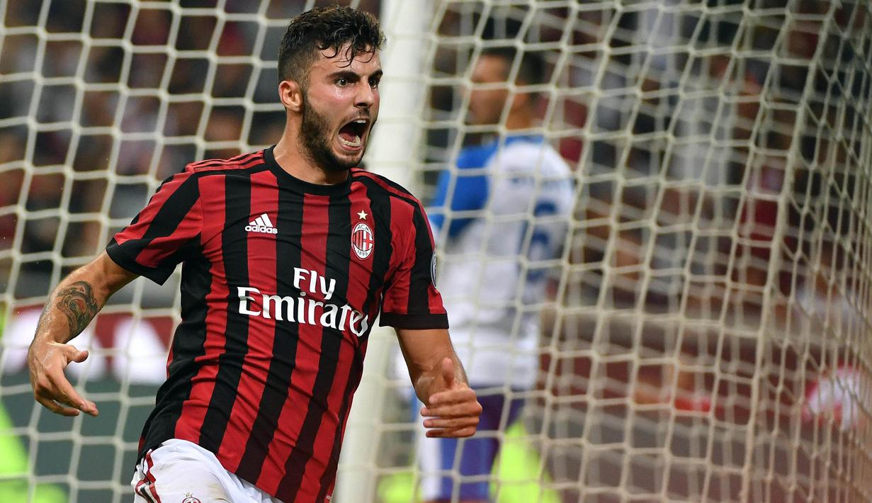 Bomber muda AC Milan, Patrick Cutrone, tampil gemilang dan mampu mencuri perhatian saat melakoni laga turnamen pramusim International Champions Cup (ICC) 2017 dan laga kualifikasi Liga Europa. (AP/Daniel Dal Zennaro)
