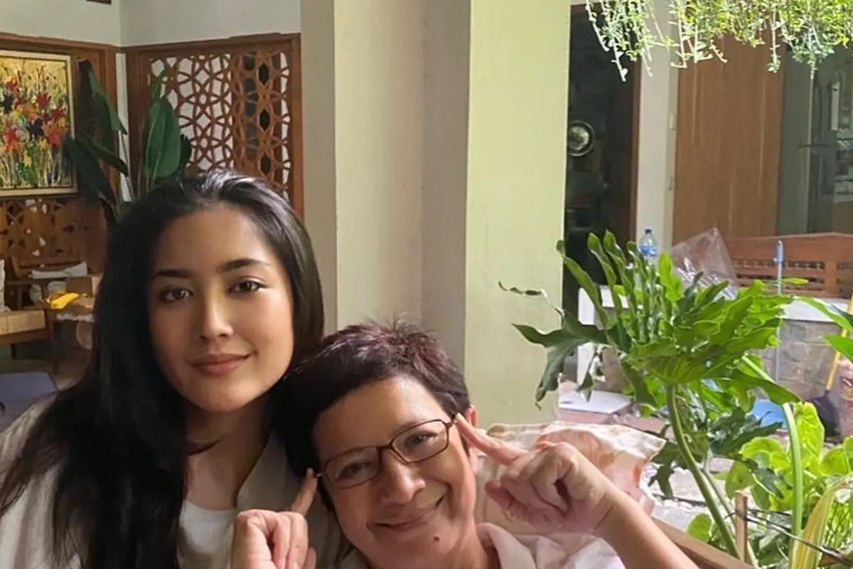 [Fimela] Nurul Arifin dan Maura Magnalia