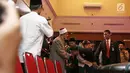 Grand Syeikh Al Azhar Mesir Ahmad Muhammad Ath-Thayeb saat melakukan pertemuan dengan pengurus PBNU di gedung PBNU, Jakarta, Rabu (2/5). (Liputan6.com/Herman Zakharia)