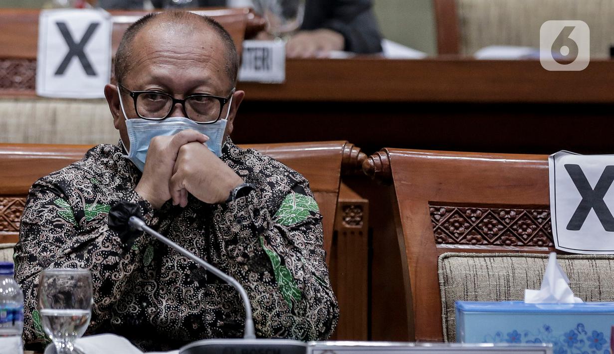 Direktur Utama BPJS Ketenagakerjaan Agus Susanto mengikuti rapat kerja dengan Komisi IX DPR di Kompleks Parlemen, Senayan, Jakarta, Rabu (8/7/2020). (Liputan6.com/Johan Tallo)