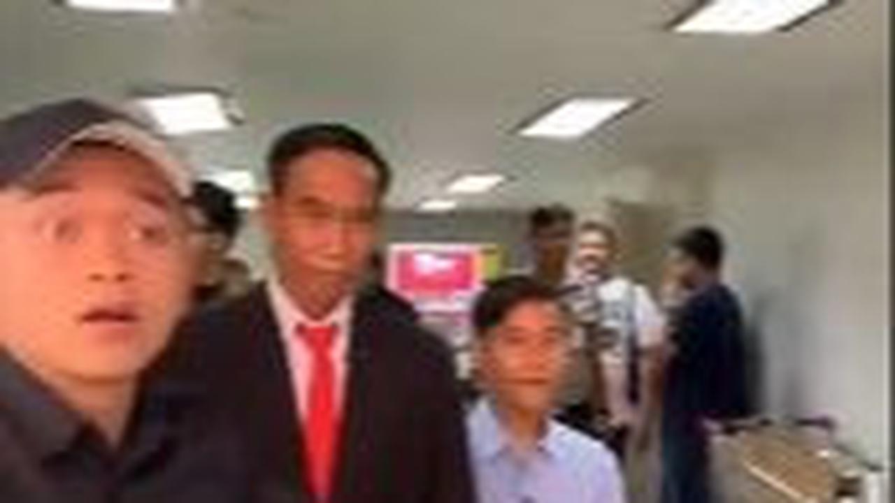 Pemilik akun @hiburansosmed, kemudian membalas cuitan Gibran itu dengan membagikan video parodi.