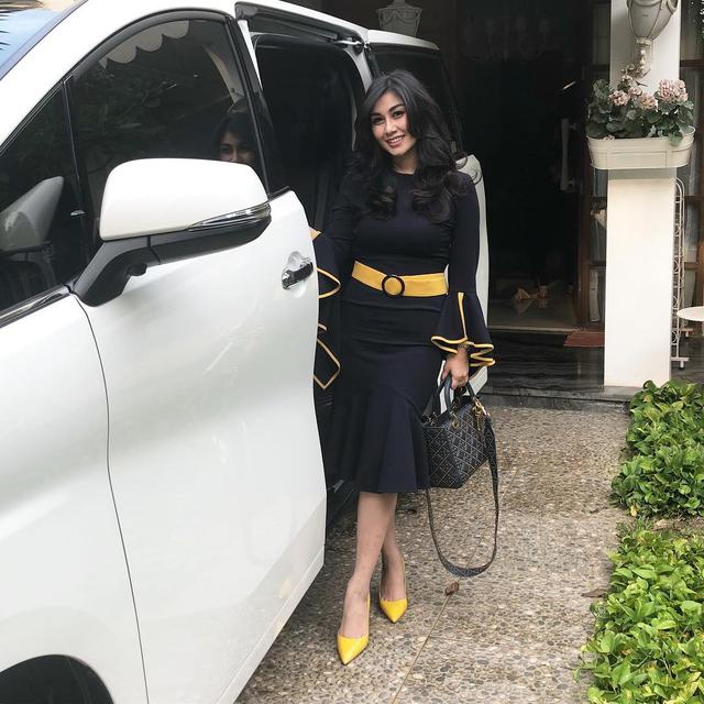 6 Potret Glamor Nisya Ahmad, Adik Raffi Ahmad yang disebut Nebeng Rumah