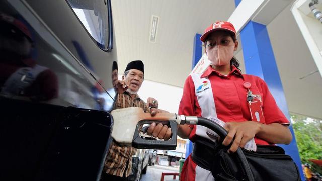 Pertamina Patra Niaga, Sub Holding Commercial & Trading PT Pertamina (Persero) akan melakukan uji coba pembelian BBM subsidi pertalite melalui Mypertamina di 5 provinsi mulai 1 Juli 2022.