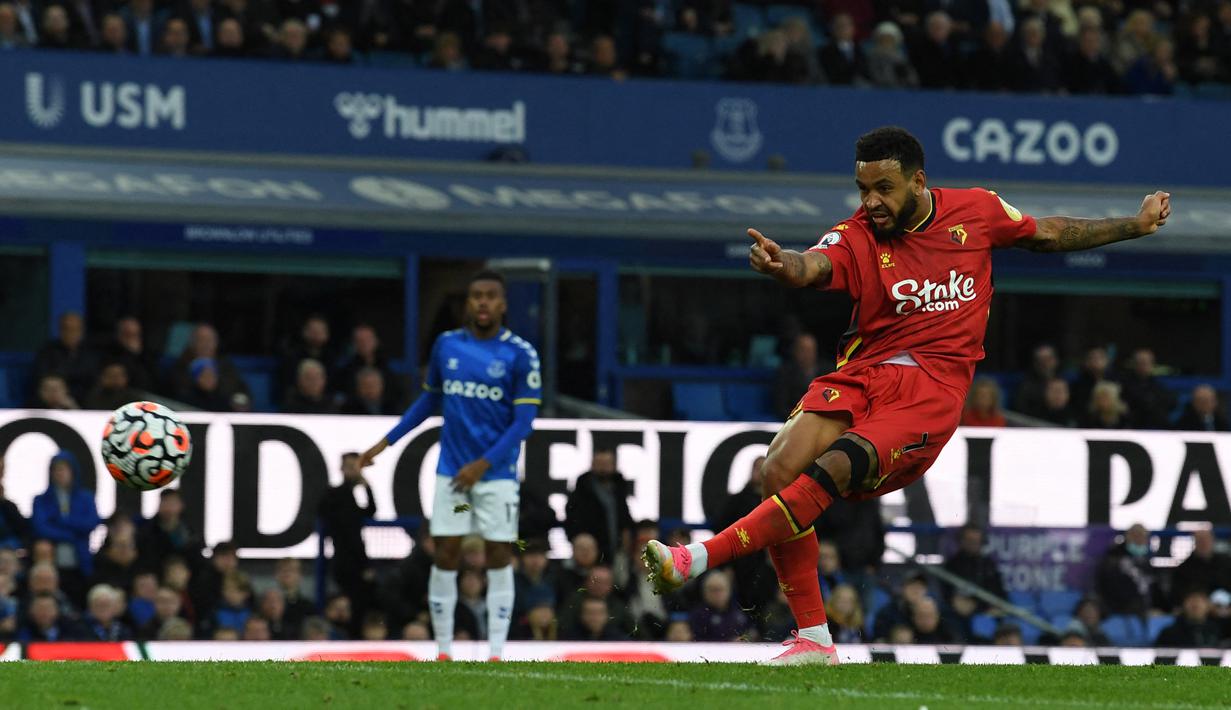 Joshua King. Striker Norwegia berusia 30 tahun yang didatangkan Watford dari Everton di awal musim 2021/2022 ini mencetak hattrick di pekan ke-9 Liga Inggris saat mengalahkan tuan rumah Everton 5-2 (23/10/2021). Total ia baru mencetak 5 gol dan 3 assist dari 23 laga. (AFP/Paul Ellis)
