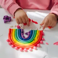 Sensory play dapat bermanfat untuk tumbuh kembang anak/copyright shutterstock/Igisheva Maria