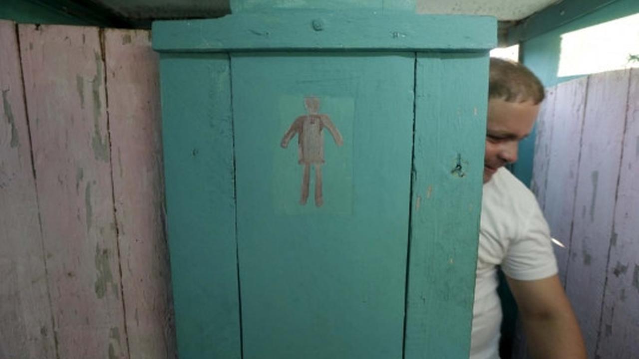 Uniknya kamar mandi keliling buatan pria Kuba