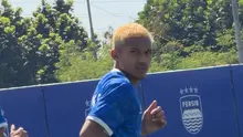 Bek muda Persib Bandung asal Tulehu, Ikhwan Tanamal. (Bola.com/Erwin Snaz)
