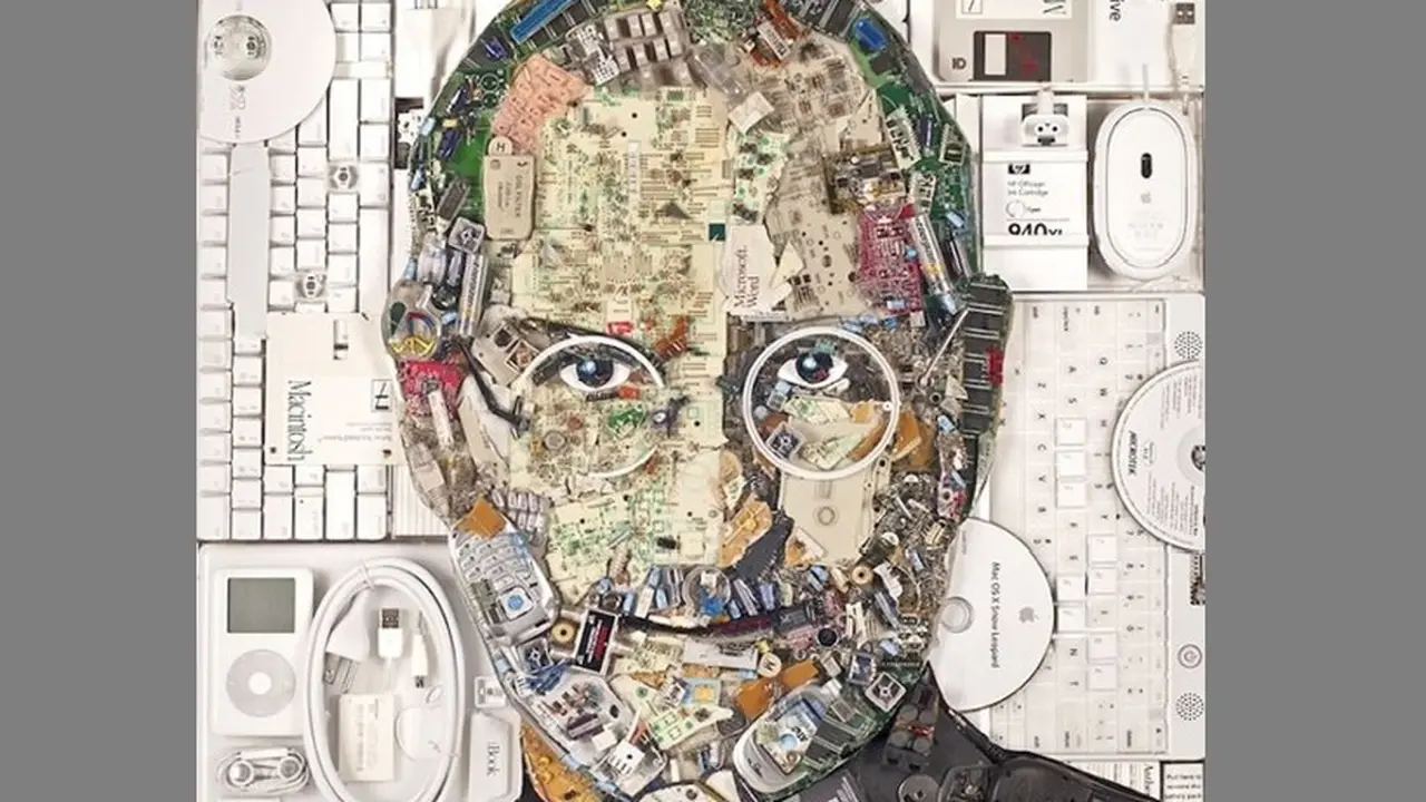 Keren, Foto Steve Jobs Dibuat Dari Limbah Elektronik
