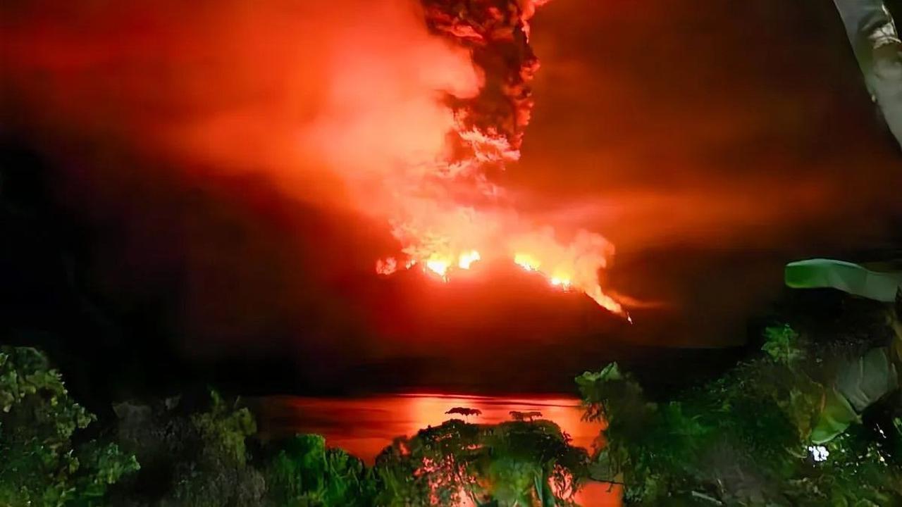 Gunung Ruang Naik Status jadi Awas, Kekuatan Erupsi Makin Besar