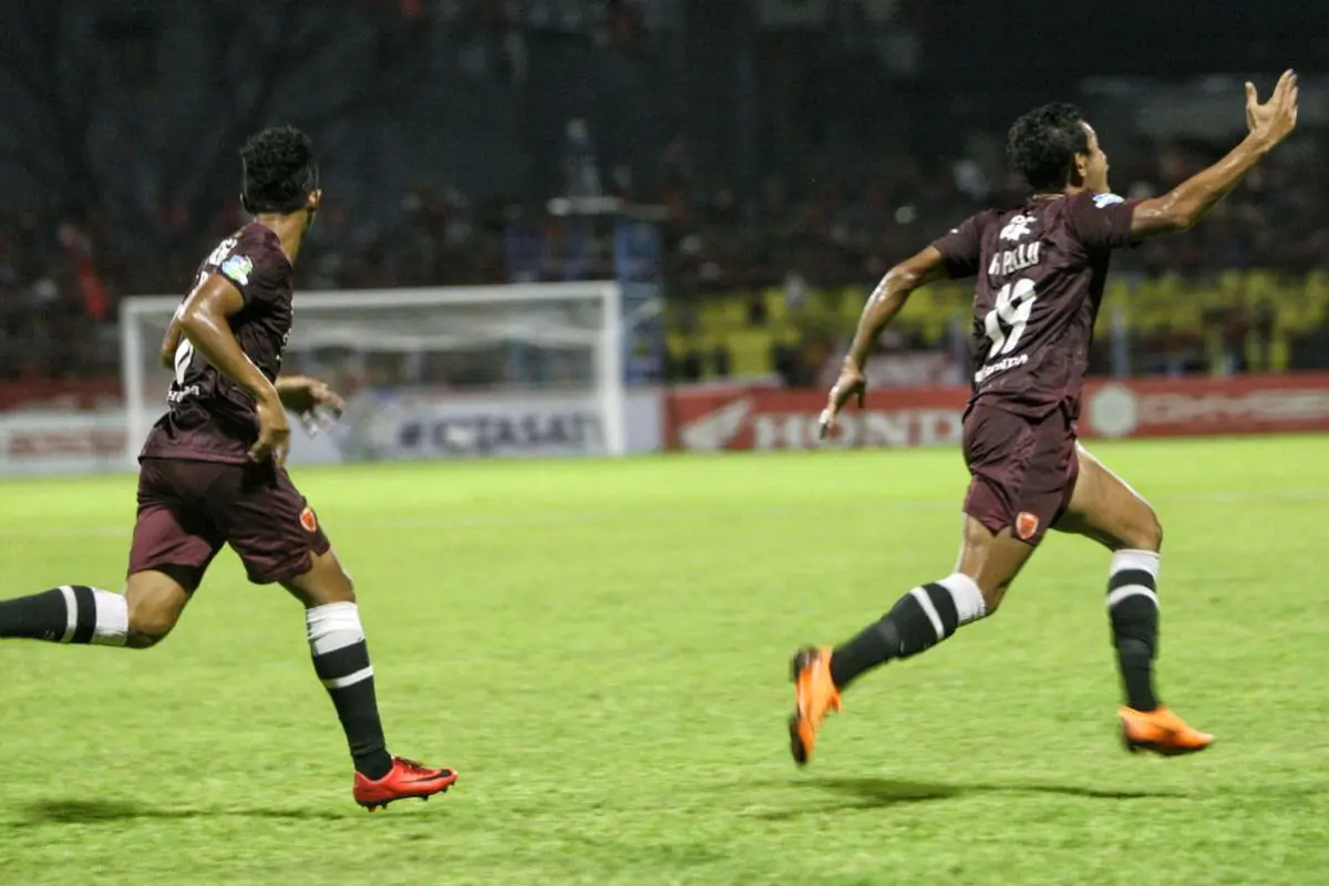 PSM Makassar vs Mitra Kukar