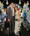 Acara resepsi pernikahan Beby Tsabina dan Rizki Natakusumah juga terlihat dihadiri oleh raksasa di dunia perfilman Indonesia, Manoj Punjabi dan sang istri. [Foto: Instagram/manojpunjabimd]