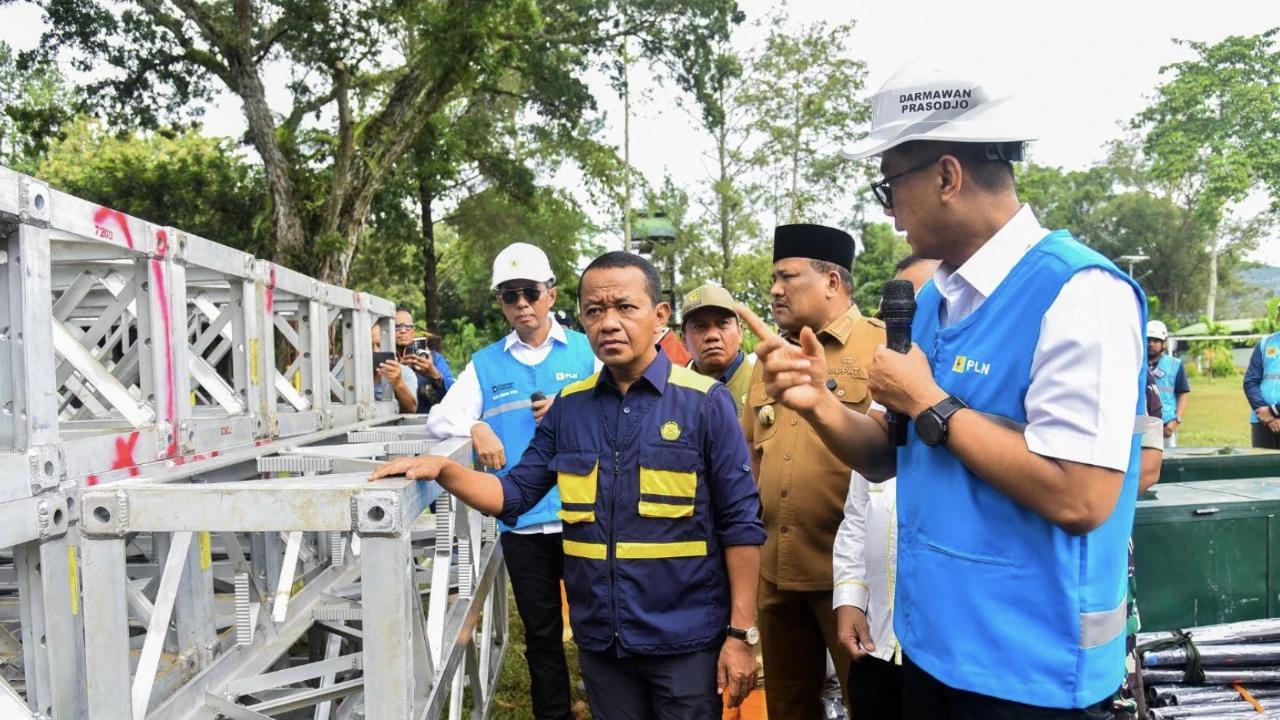 VIDEO: Bahlil & Dirut PLN Minta Maaf Listrik di Aceh Belum Pulih "Kami Banyak Kekurangan"