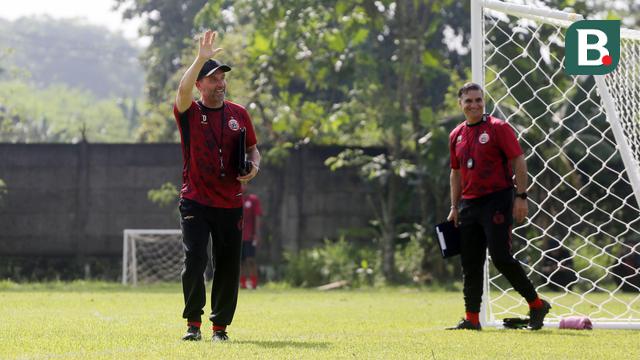Foto: Enggan Sesumbar, Thomas Doll Janjikan Persija Jakarta Lebih Baik dari Musim Lalu