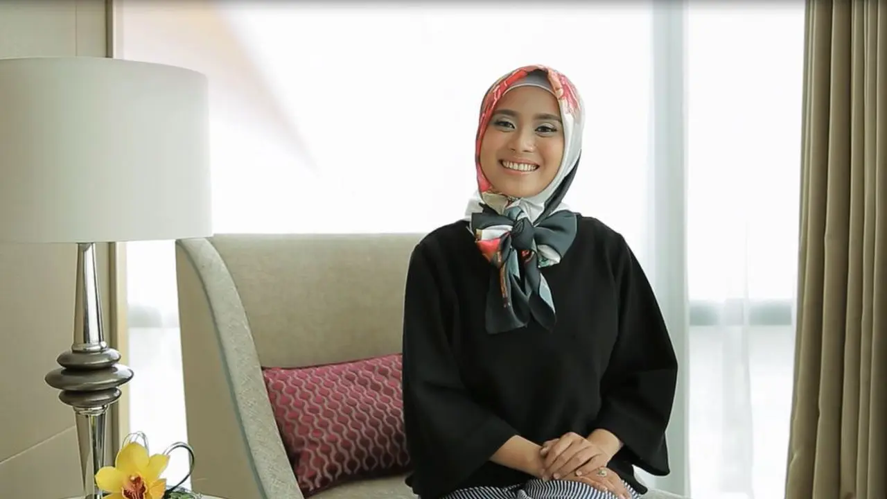 Tutorial Hijab Motif Floral Bikin Pangling ala Restu Anggraini