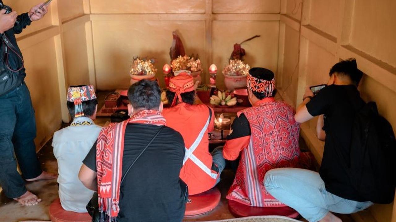 Ritual Nabok Panyugu Awali Pesta Adat Naik Dango ke-41 Kubu Raya, Simbol Syukur dan Pelestarian Budaya