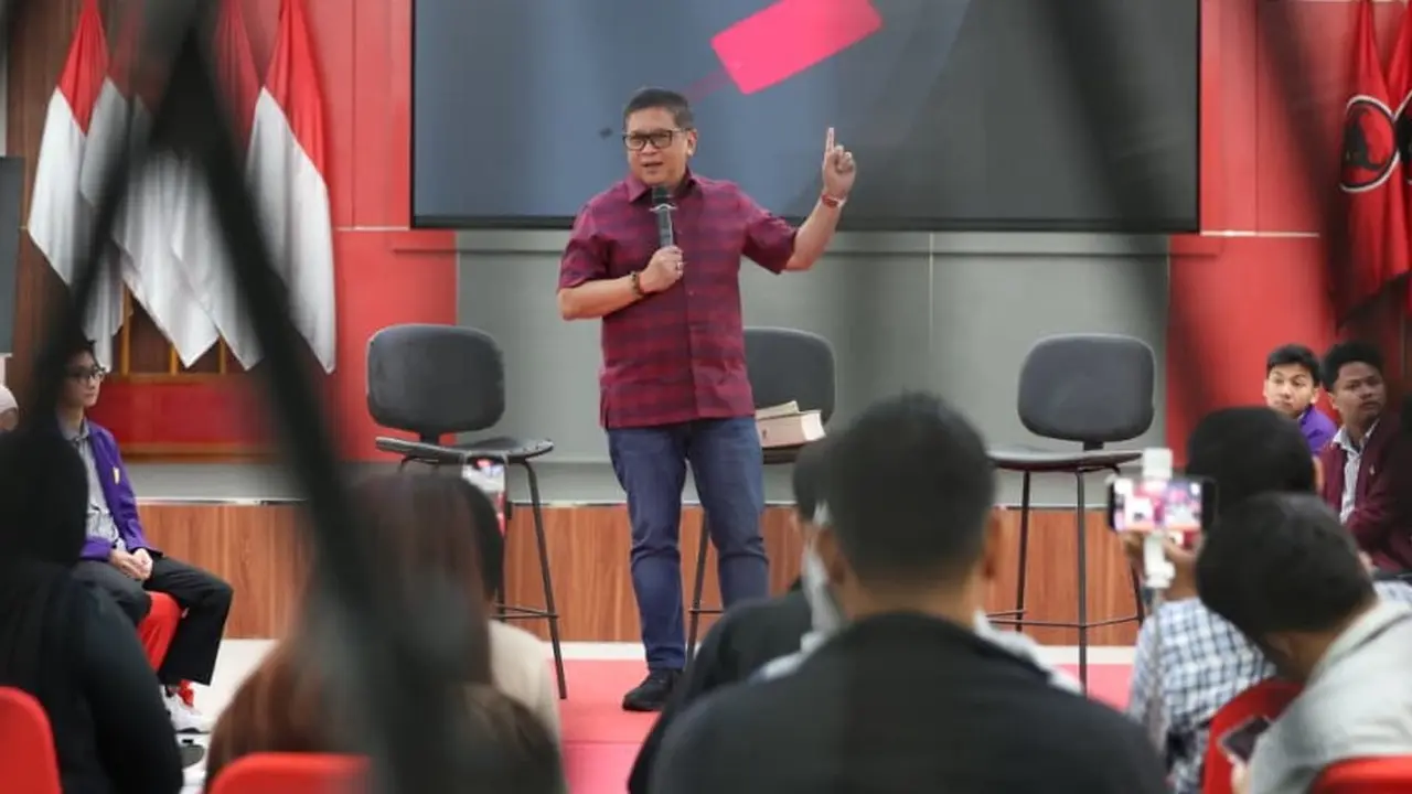 Sekretaris Jenderal DPP PDI Perjuangan (PDIP) Hasto Kristiyanto  di Sekolah Partai PDIP, Lenteng Agung, Jakarta Selatan.