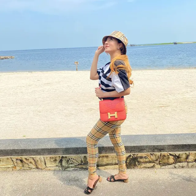 Potret Shandy Purnamasari Saat Kenakan Topi, Tampil Stylish. (Sumber: Instagram/shandypurnamasari)