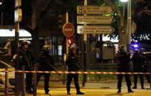 Suasana mencekam polisi kepung persembunyian pelaku Teror Paris
