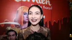 Walau sering bermain di berbagai film bergenre horor, Alessia Cestaro gelagapan ketika ditanya tentang hantu-hantu yang berada di Indonesia. 