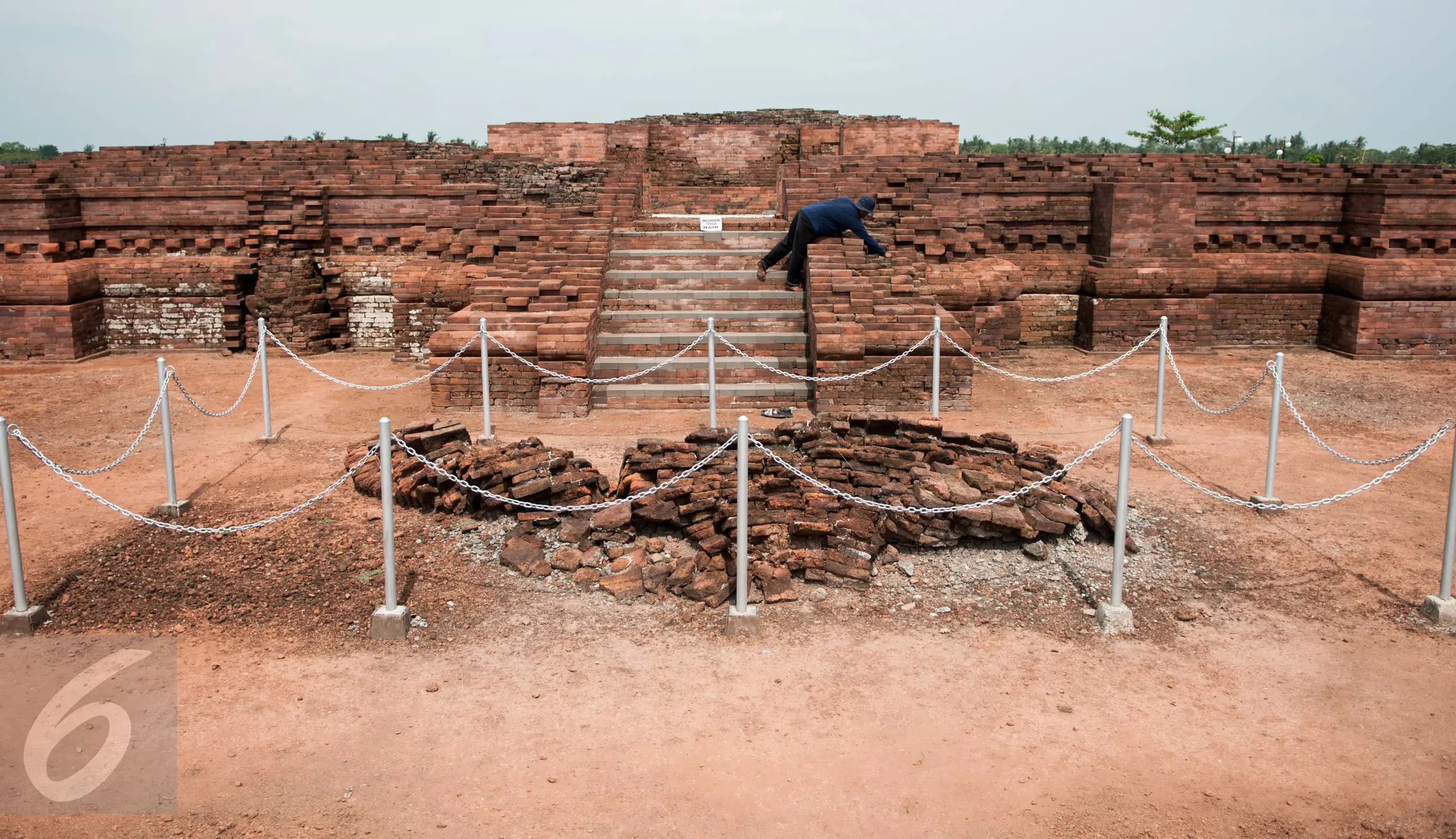 Perawatan Cagar Budaya Candi Jiwa dan Blandongan di Karawang - Foto