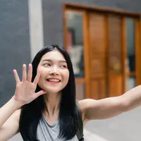 ilustrasi percaya diri saat selfie/copyright freepik.com/tirachardz