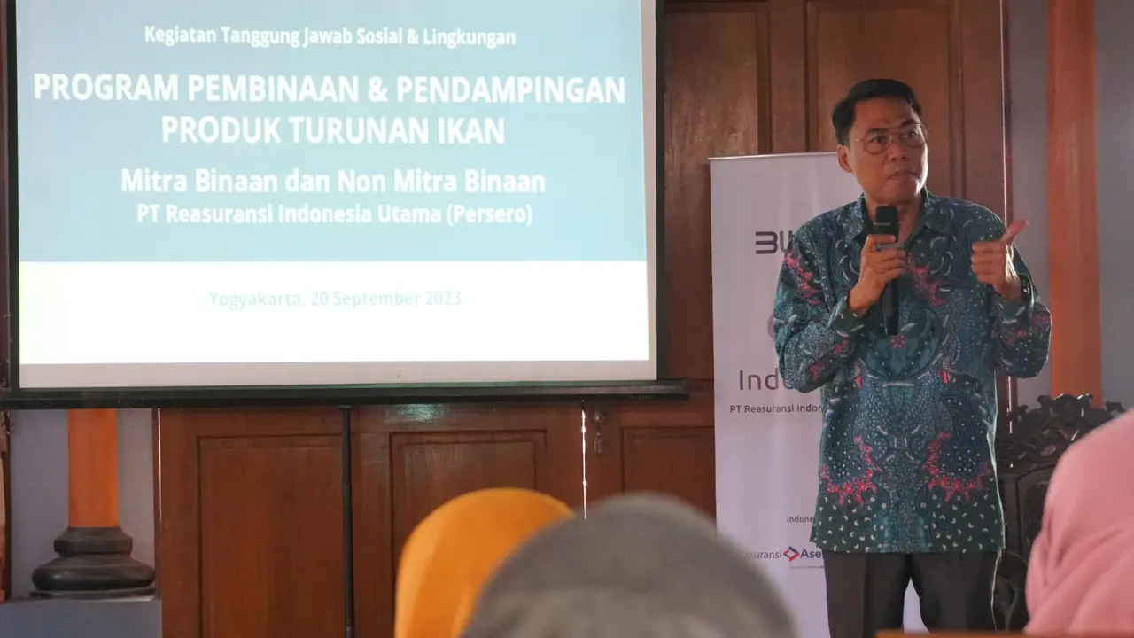 PT Reasuransi Indonesia Utama (Persero) atau Indonesia Re kembali menyelenggarakan pelatihan dan pembinaan para petani ikan lele dan ikan nila serta Ibu-Ibu PKK pengrajin dari Kecamatan Brebah, Yogyakarta. (Dok Indonesia Re)