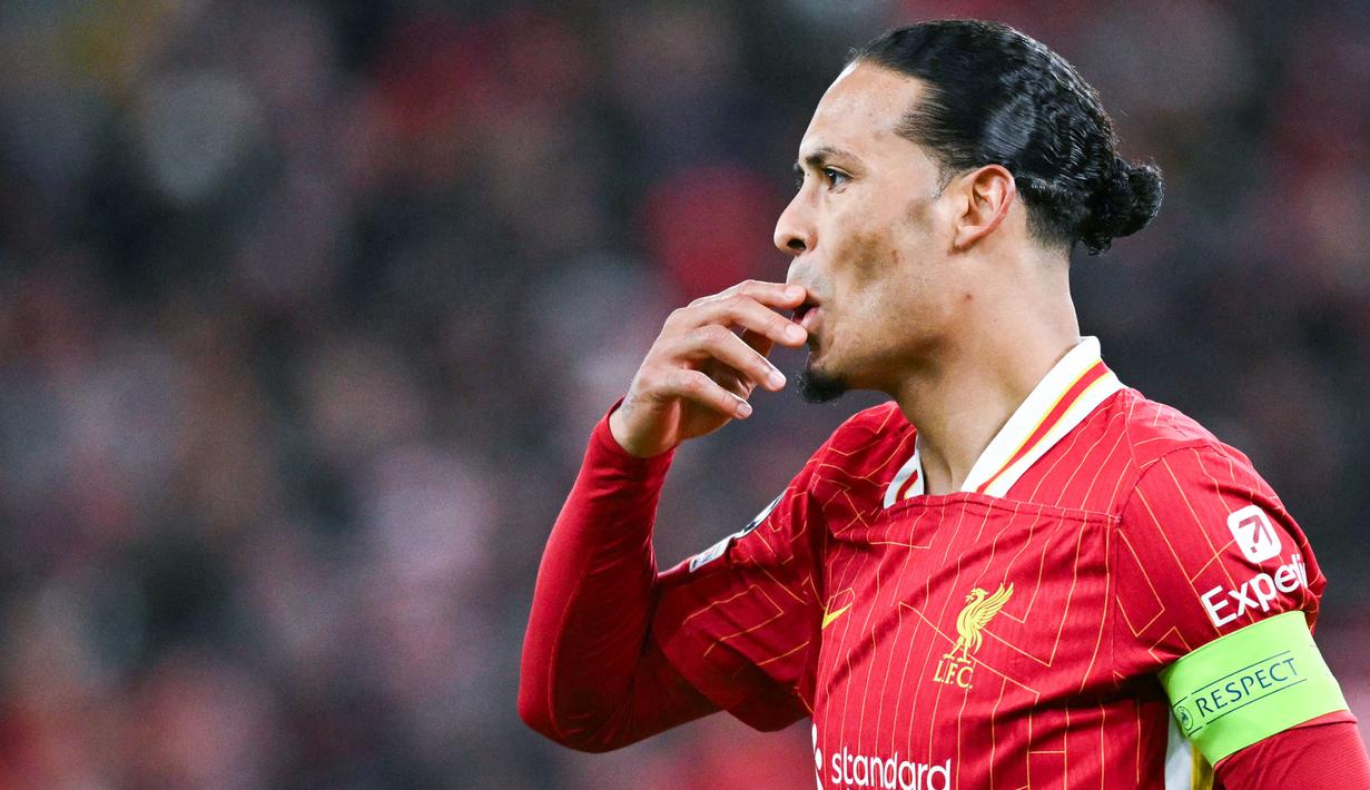 Gol Ousmane Dembele di awal babak pertama membuat skor agregat menjadi imbang 1-1 usai Liverpool menang 1-0 di leg pertama. Skor imbang bertahan hingga waktu normal dan extra time berakhir. (AFP/Oli Scarff)