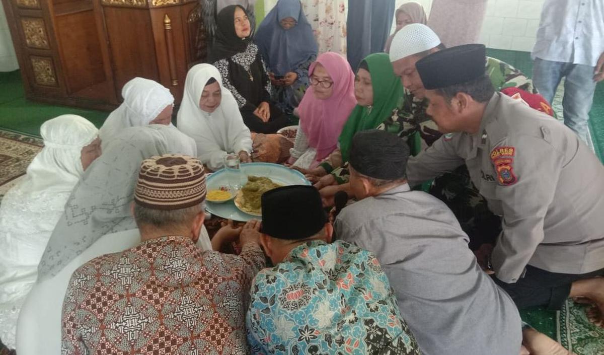<b>Upah-upah Hajat Tercapai </b>