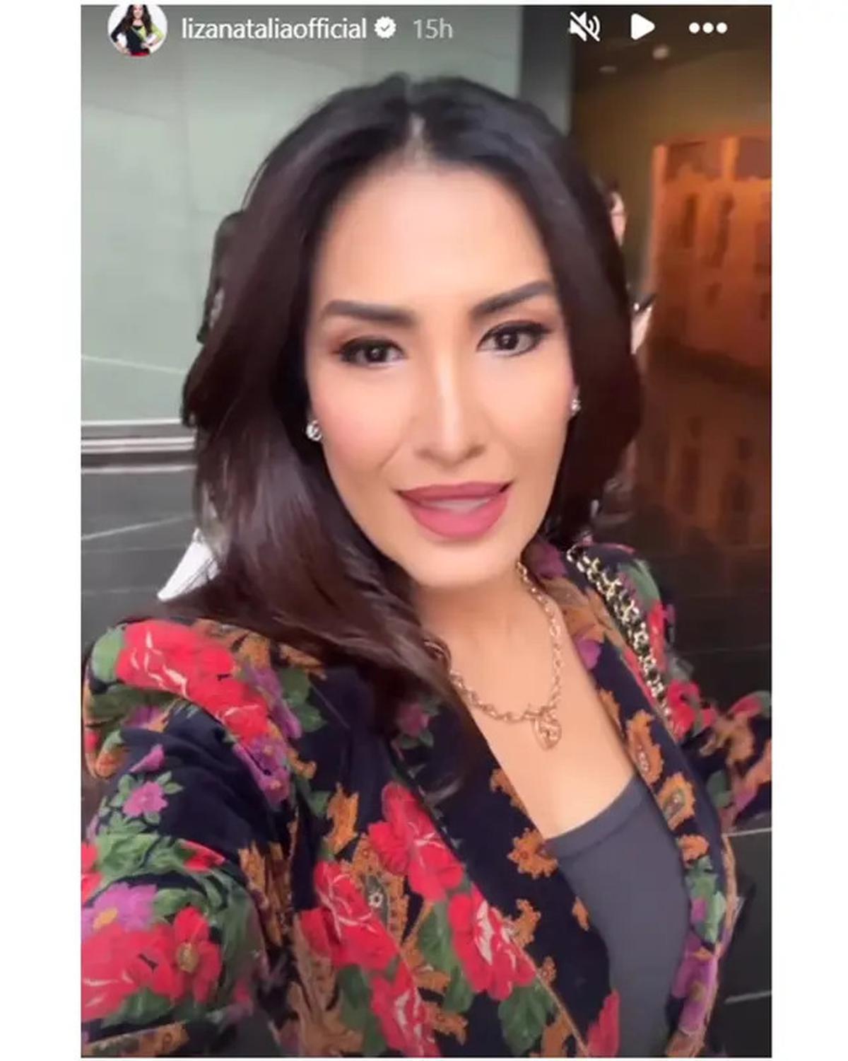 6 Potret Queennara Anak Liza Natalia Wisuda D3, Anggun Pakai Kebaya Brokat Hitam