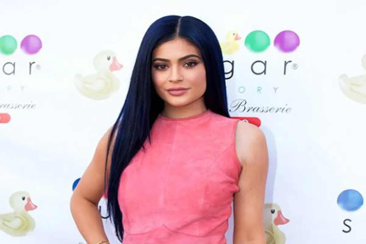 Kylie Jenner Pamer Kedekatan dengan Rob Kardashian