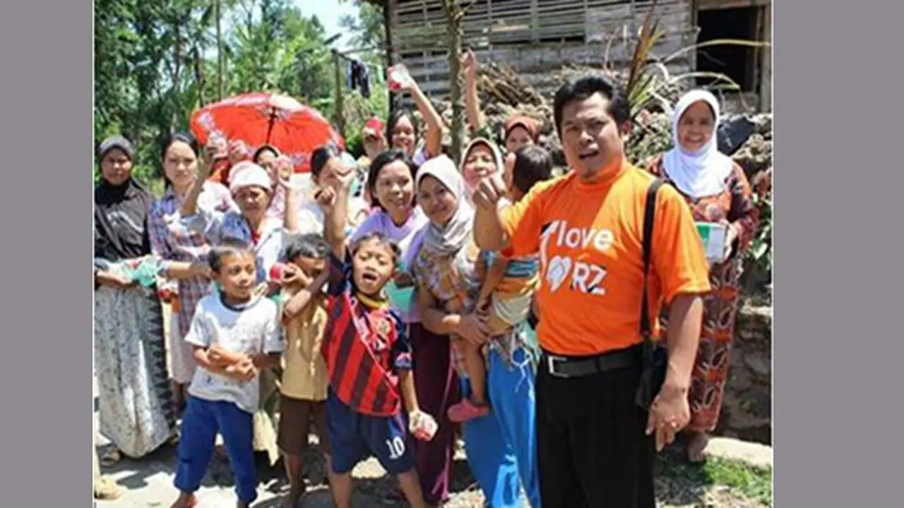Warga Gunung Slamet Terima 1000 Paket Superqurban 