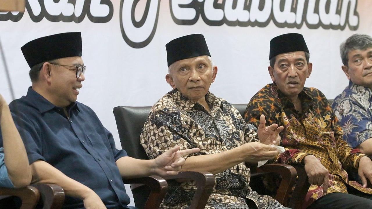 Menurut mantan Ketua MPR RI ini, terkait dengan restu terhadap Gibran menjadi Bacawapres dari Prabowo harus diperhatikan kembali.<br>
