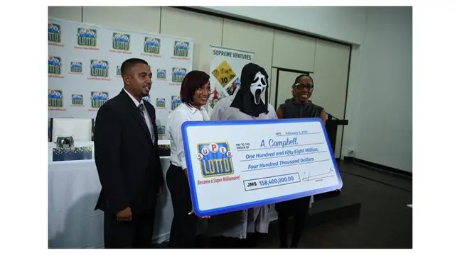 pria menang lotere