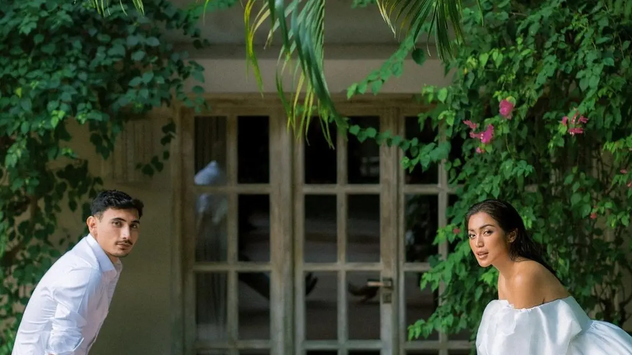 7 Potret Prewedding Jessica Iskandar dan Vincent Verhaag dengan Nuansa Serba Putih